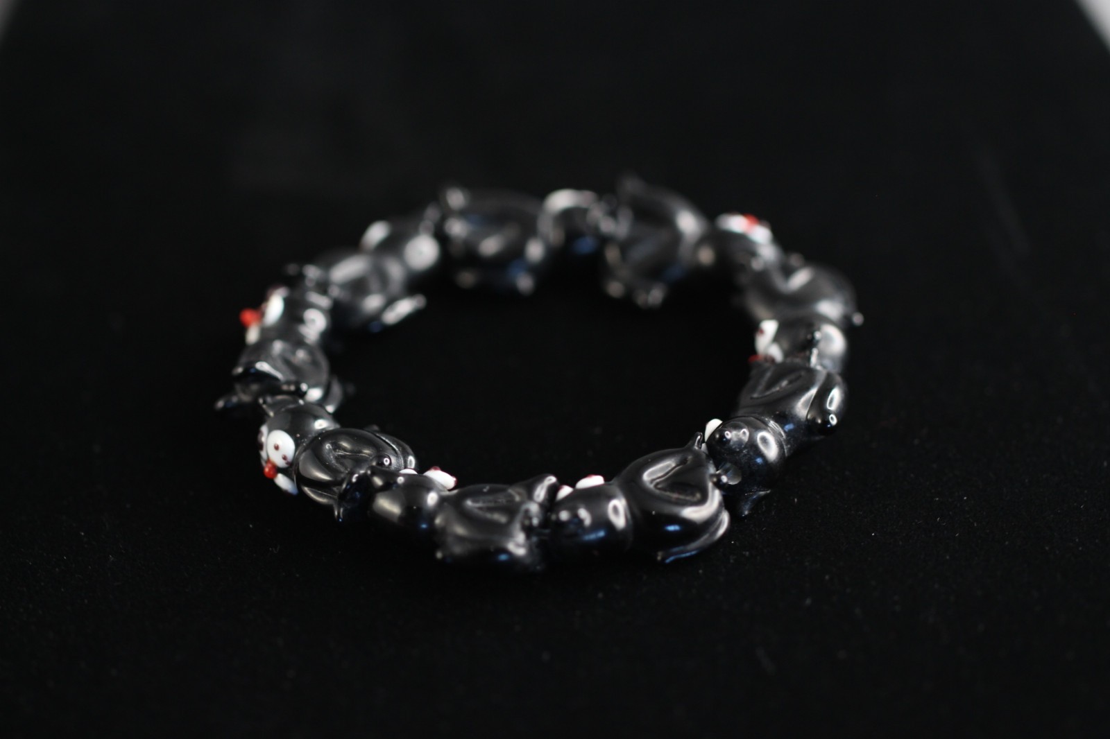 Black Friday Black Cat Lampwork Bracelet 6.5″ Elastic Glass Beads