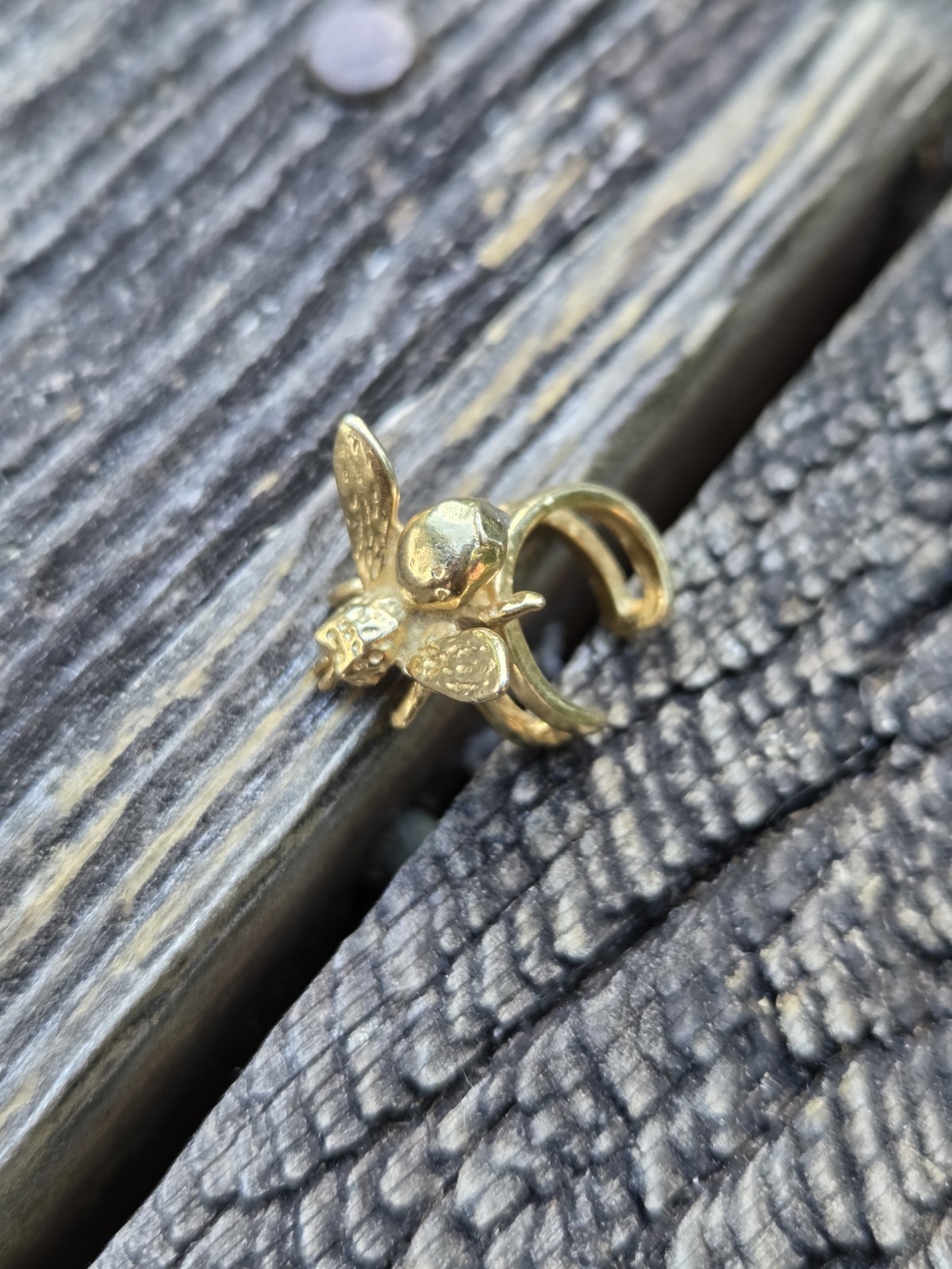 Bumble Bee Ear Cuff Earring Gold Tone Hoop False Piercing Witch Core Whimsy Goth