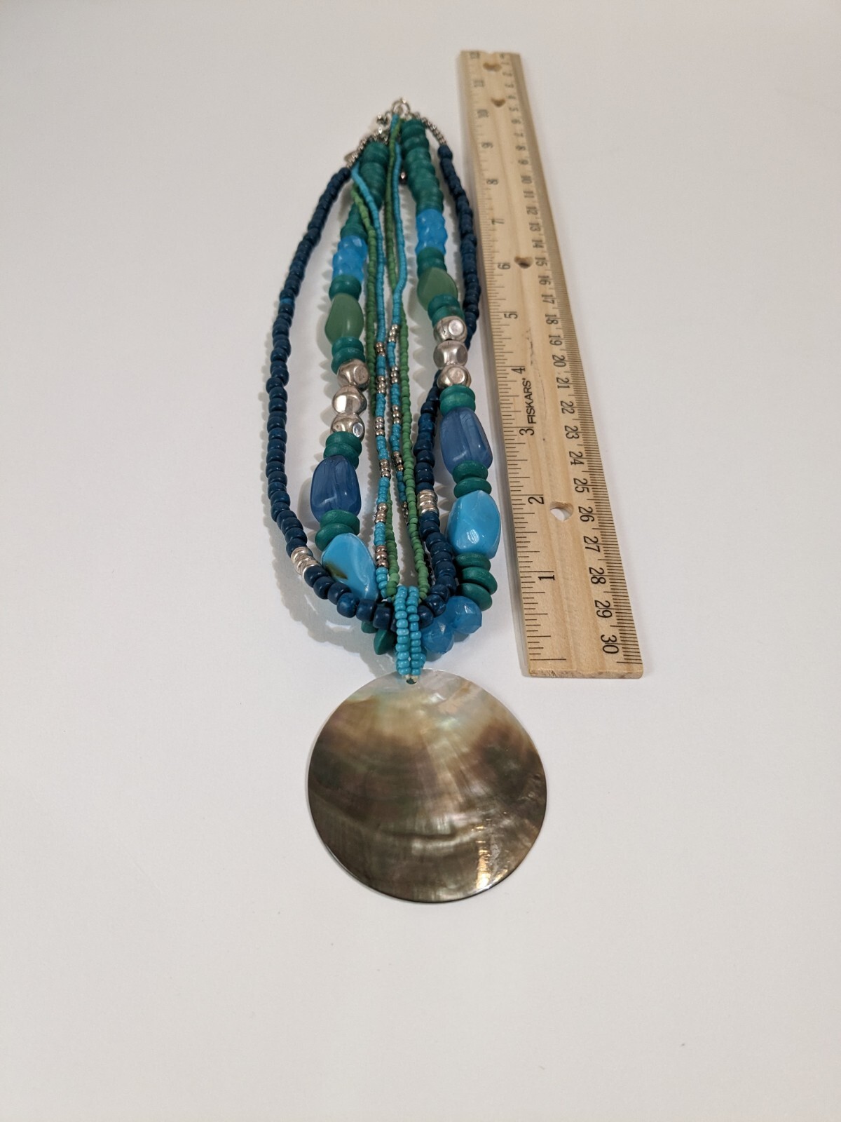 NY & CO Layered Acrylic & Wood Beaded Necklace, Shell Pendant 18″ Multicolored.