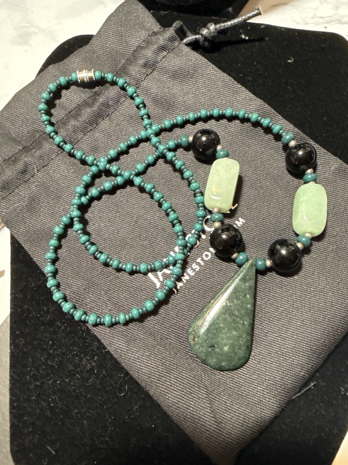 Green Stone Teardrop Pendant Beaded Necklace 26” w/ Bag Lot #992