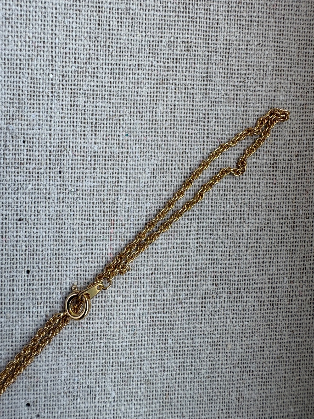 GOLD COLOR LOCKET PENDENT