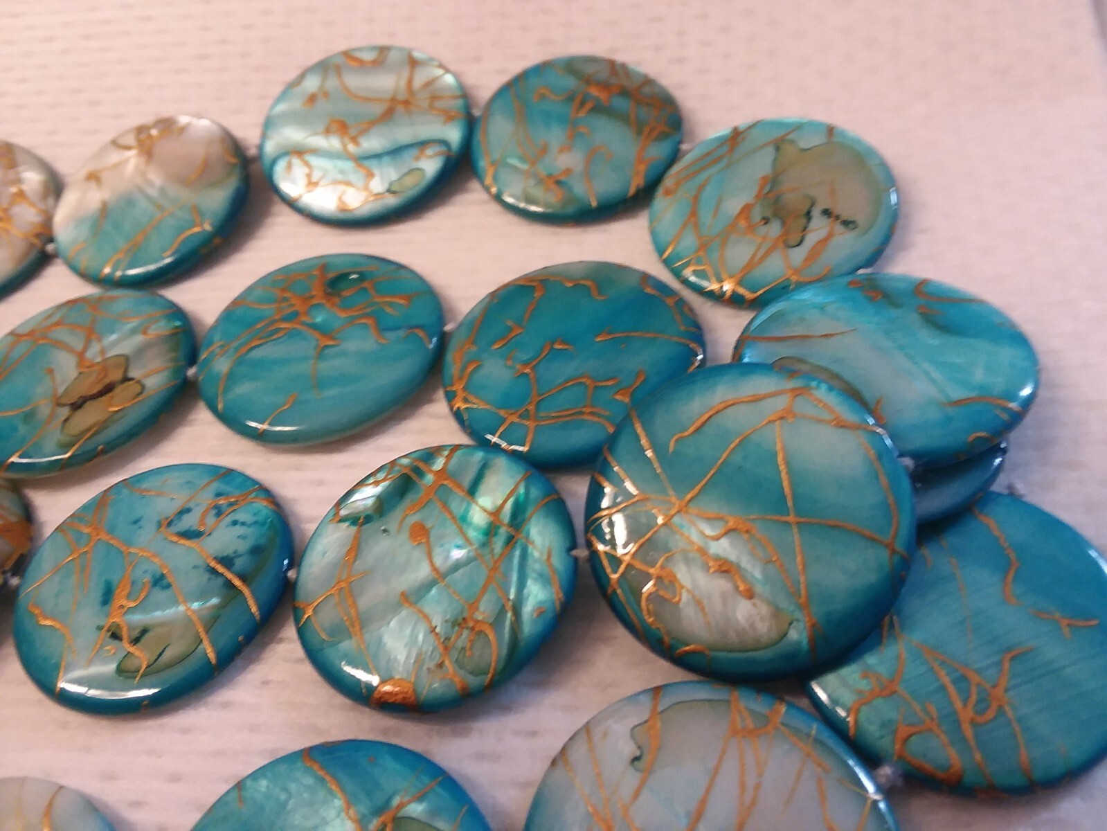 26″ Dyed Blue Shell Necklace /W Gold Tone Paint Accents 02-01-2024