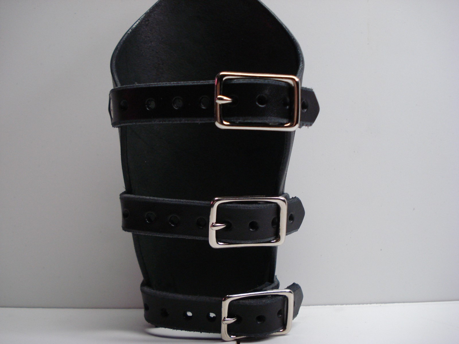 LEATHER BLACK PLAIN MEDIUM BRACER…BLACK METAL..(MDLG0017)….. ULVER