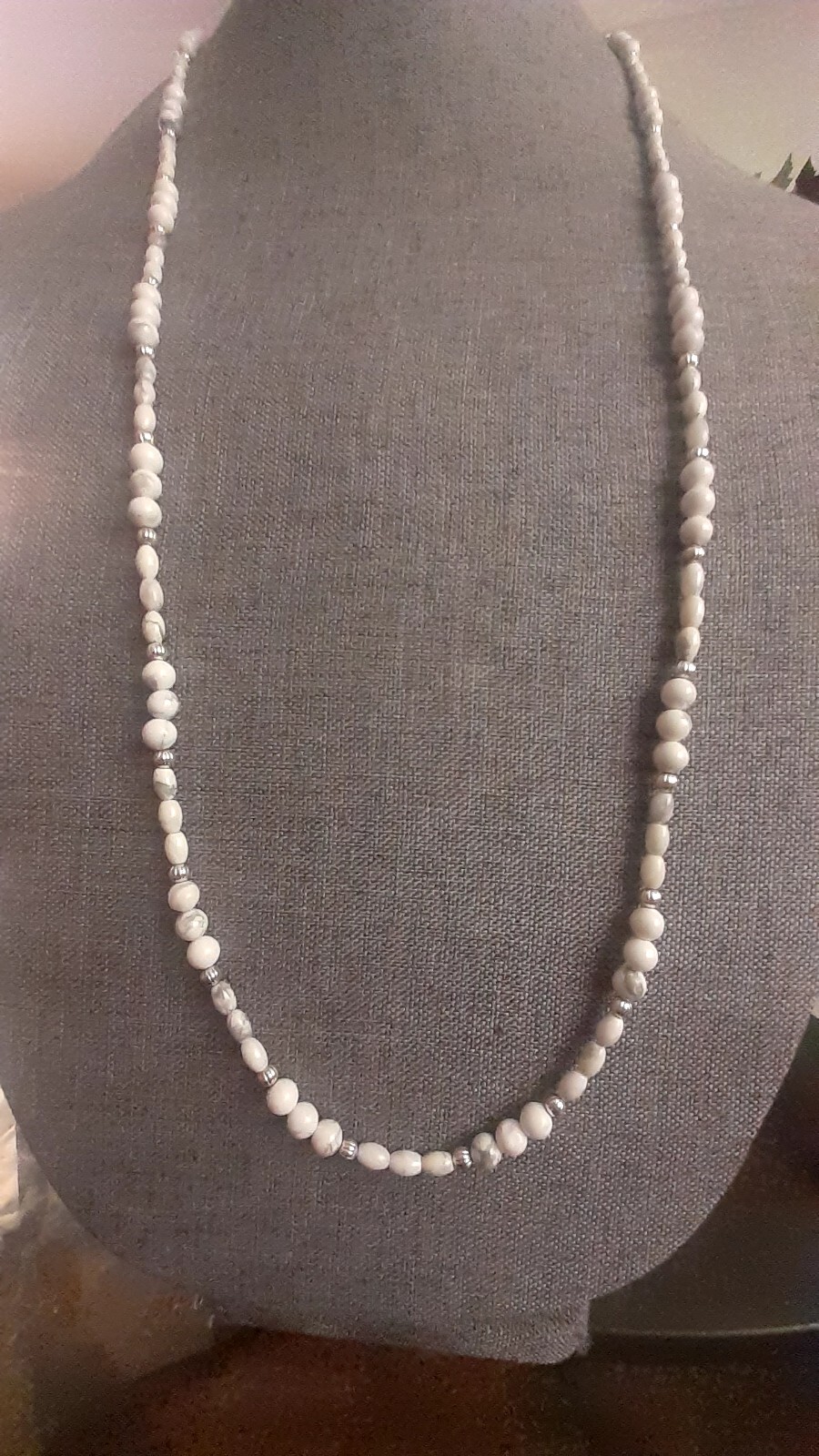 Howlite Bead Silvertone Single strand Necklace. 35 In.