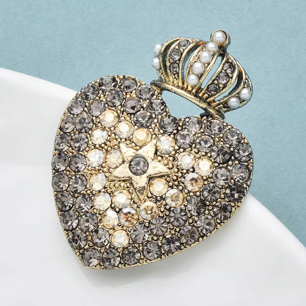 Mother’s Day Retro Crowned Heart Brooch Rhinestone Gold Love Pin Jewelry Gift