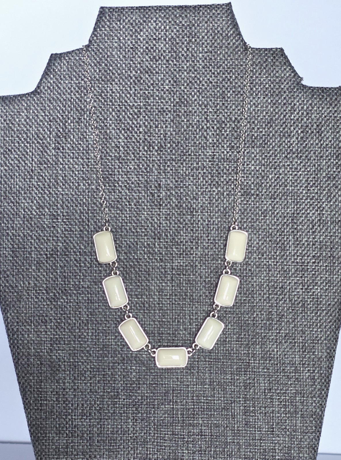 Liz Claiborne Silver Tone Geometric Station Necklace Cream Acrylic 16-18″
