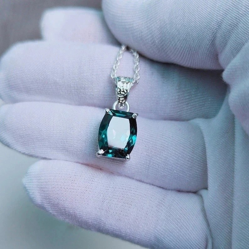 20 Ct Natural Teal Green Sapphire Gemstone Sterling Silver Pendant With Chain