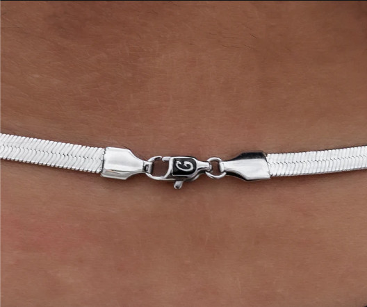 Herringbone Chain in White gold – Multiple sizes available