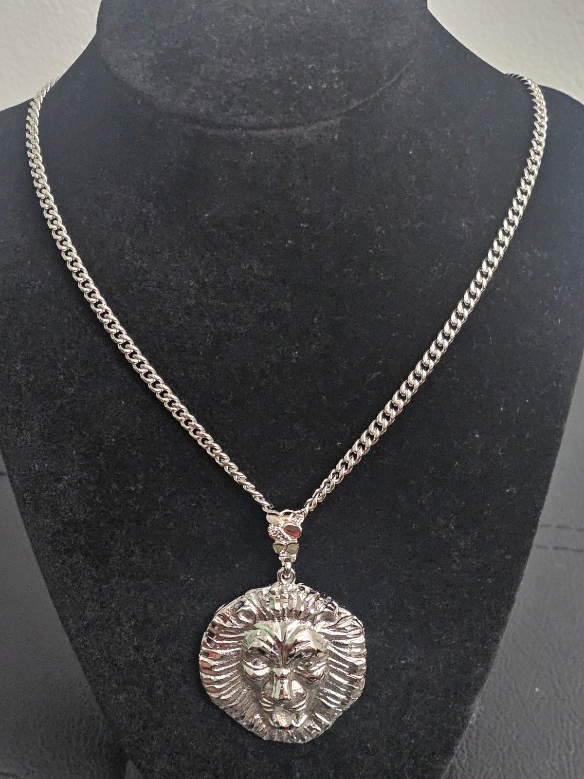 20in Stainless Steel-3.8mm Cuban Link Chain double Box lock w Lion head pendant