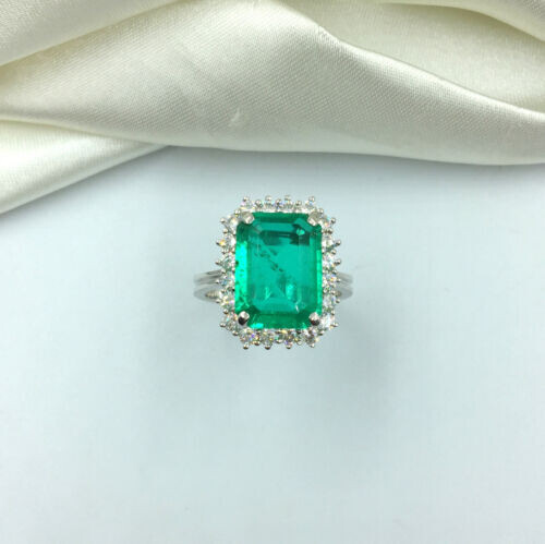 Vivid Green Emerald & Fancy White CZ Halo Style Women 935 Silver Ring (10.Size)