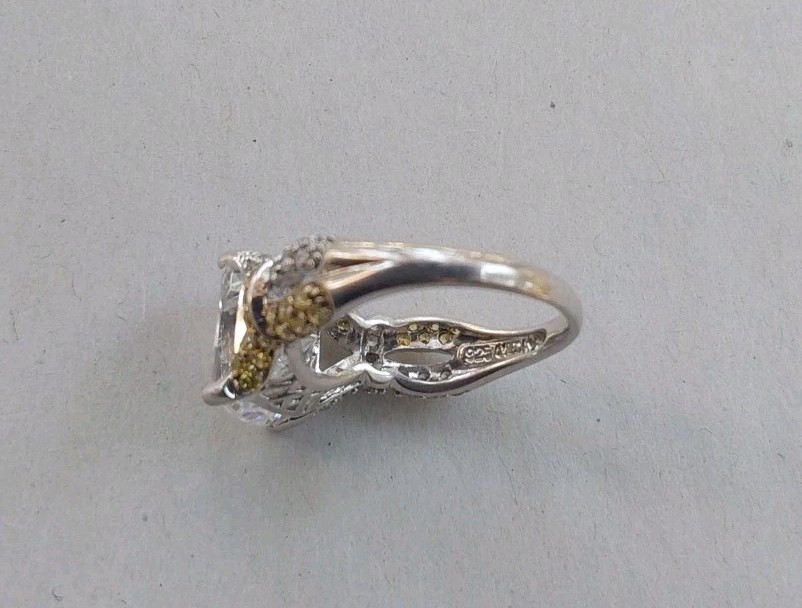 925 MEDA Sterling Silver 3 Ct Cubic Zirconia Ladies Ring Side Stones 5.4 GR SZ8