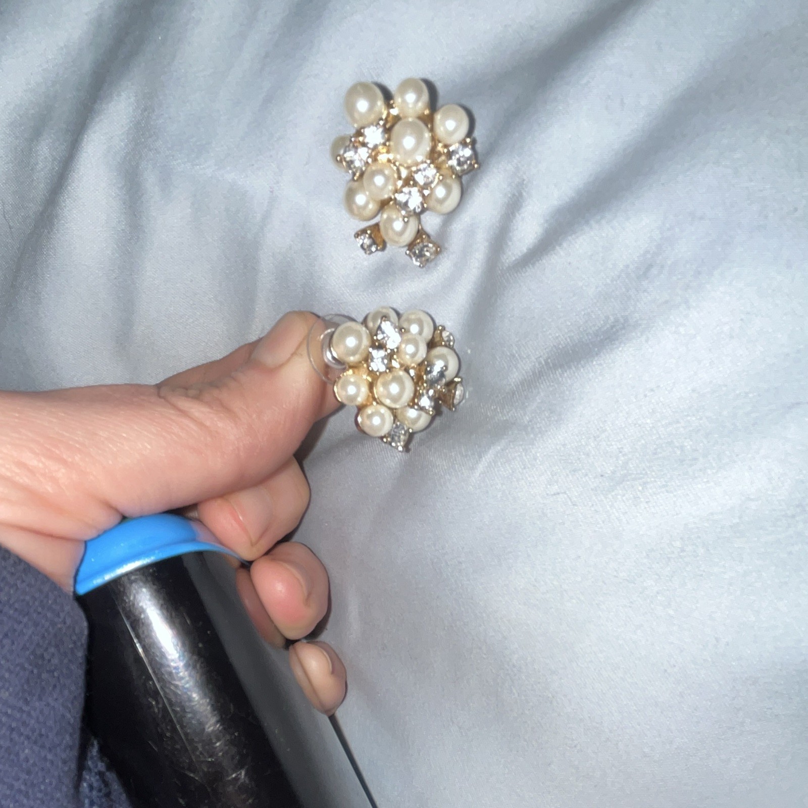 Gold Tone Faux Cream Pearl Clear Rhinestone Cluster Flower Stud Earrings Pair