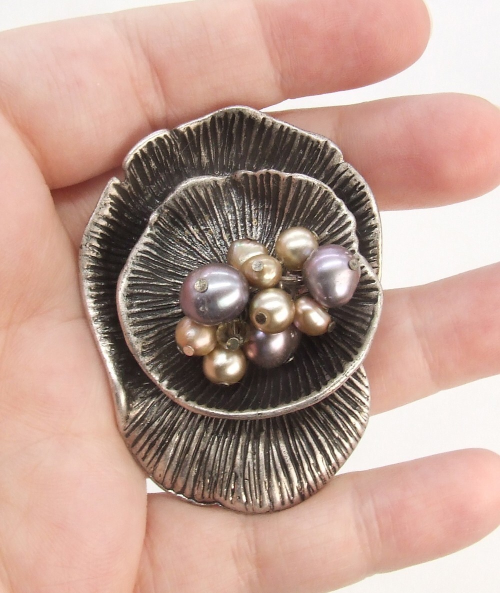 2 1/8″ Antiqued Silver Tone Shells Cultured Pearl & Crystal Cluster Brooch Pin