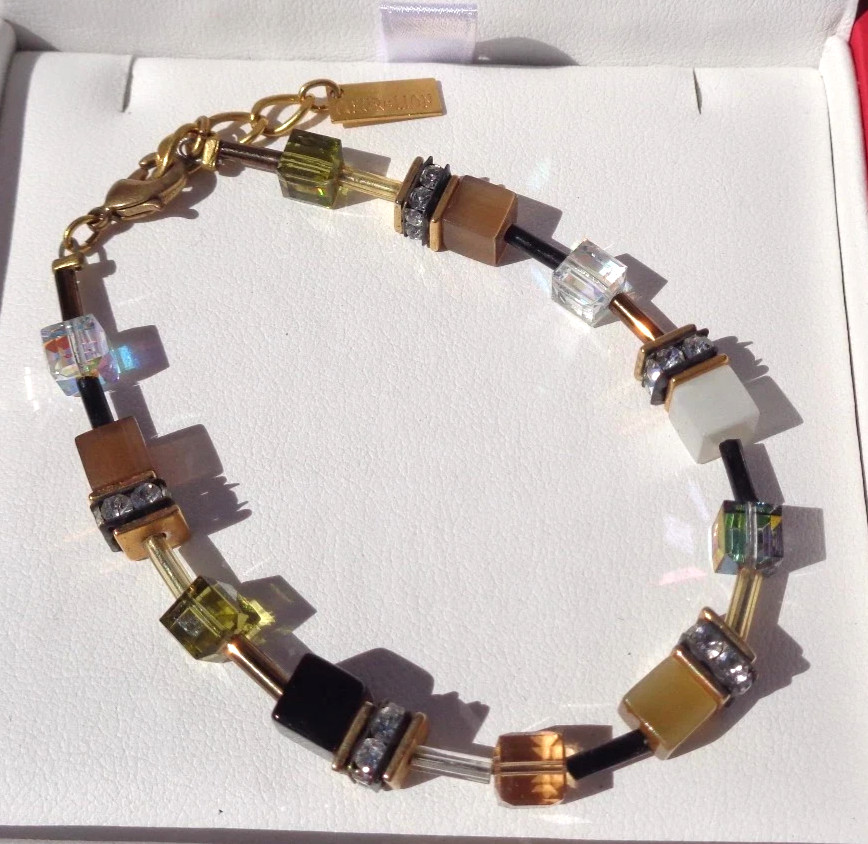 Beautiful Couer de Lion GEOCUBE square glass bracelet