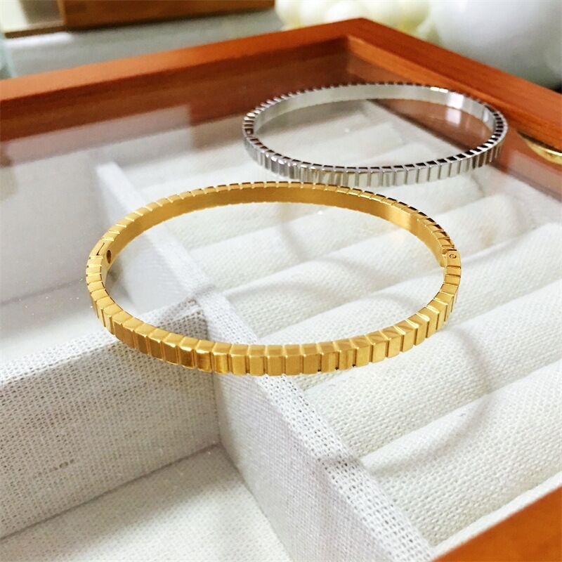 INS Fashion Woman 18k Gold Plated Stainless Steel Stripe Bracelet Bangle Cuff
