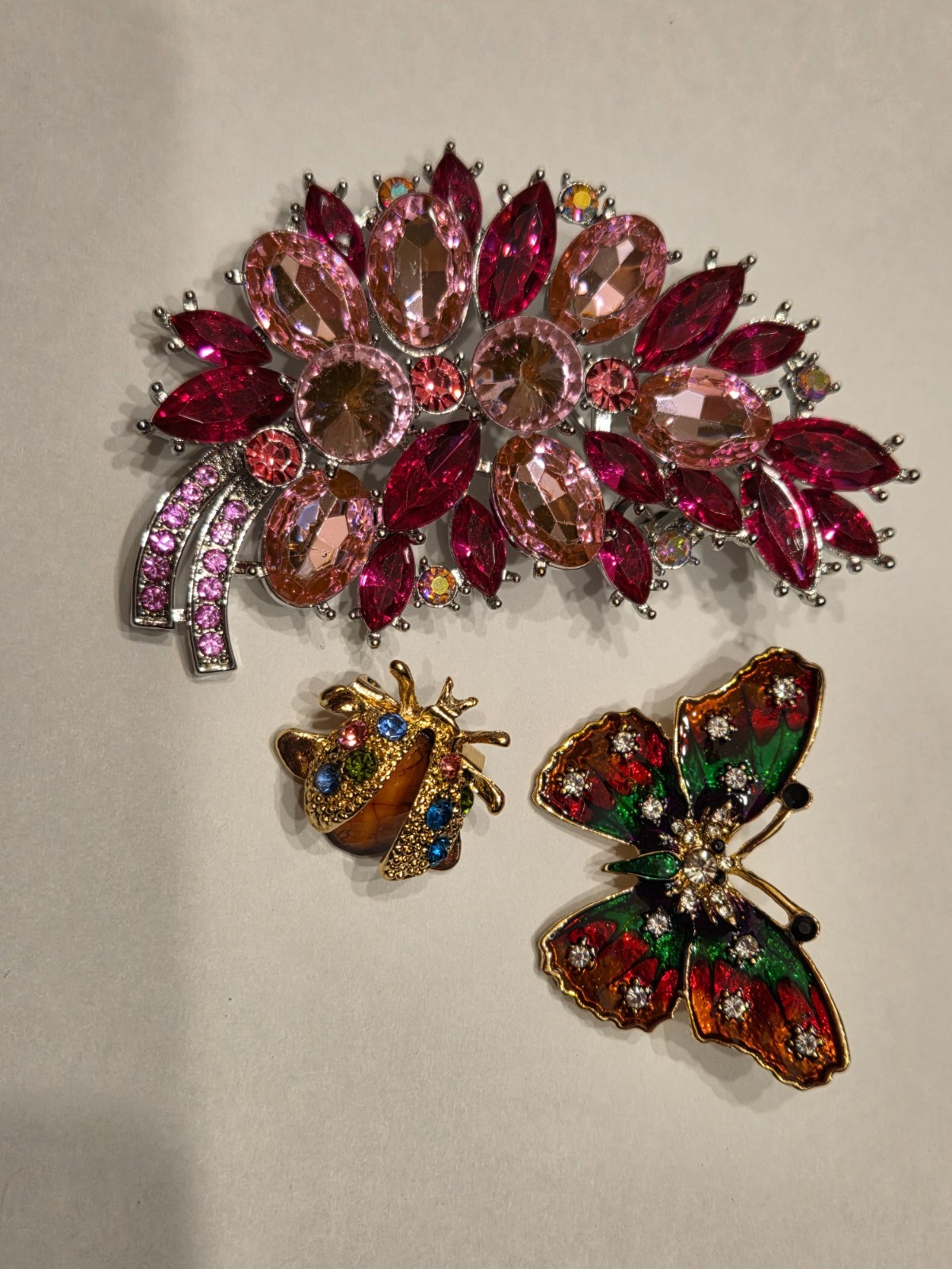 Stunning Big Pink Rhinestone Floral Leaf Butterfly Ladybug Brooch Lot 293-140
