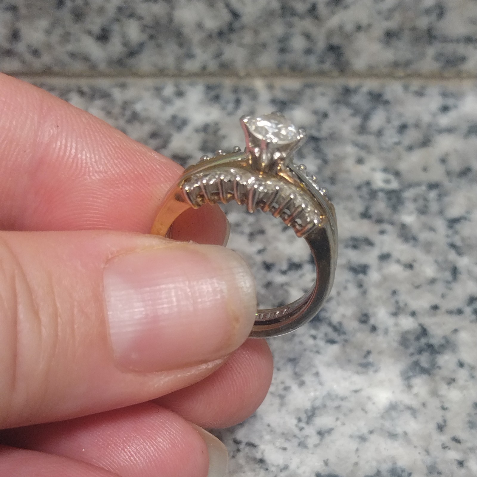 Elegant Vintage 18K GERS White Gold Filled Solitaire Simulated Diamond Ring