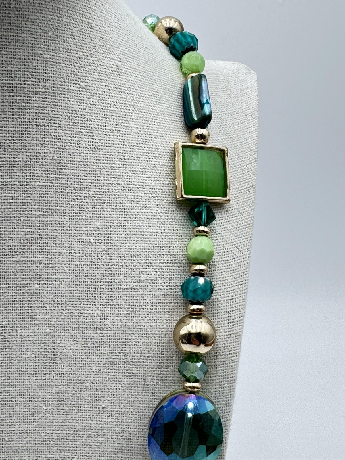 Statement Beaded Necklace Green Multicolor Glass Gold Tone Chain Womens 34in