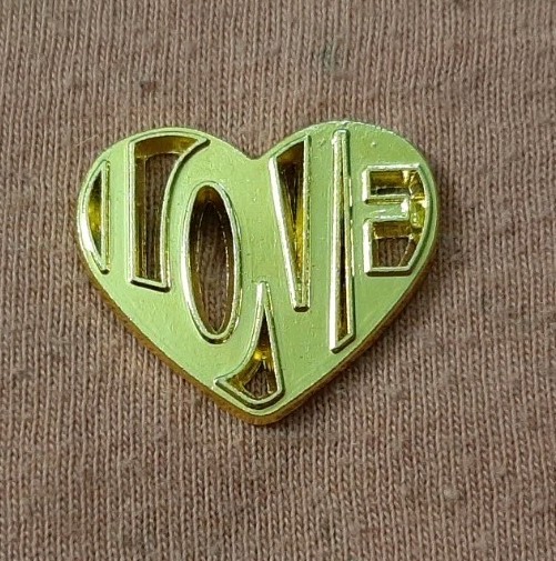 Cute Gold Tone Love Inside Heart Retro Style Jacket Lapel Pin
