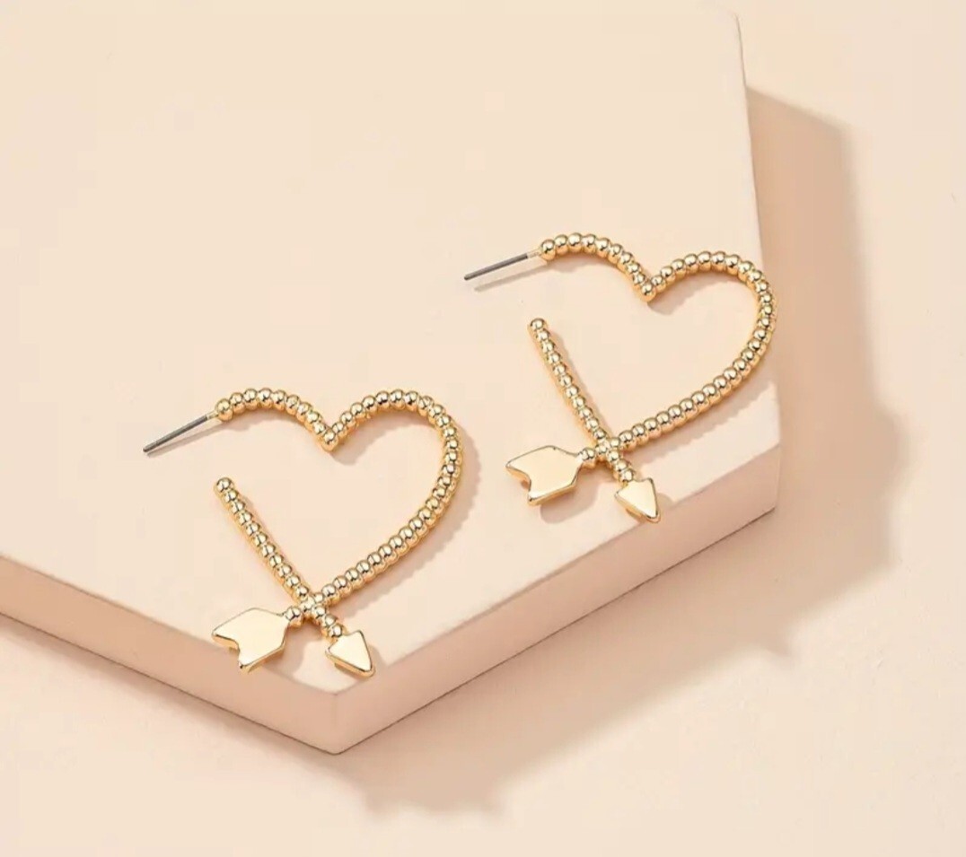 New In Packaging 1 Pair Dangling Floating Golden Zinc Alloy Heart
