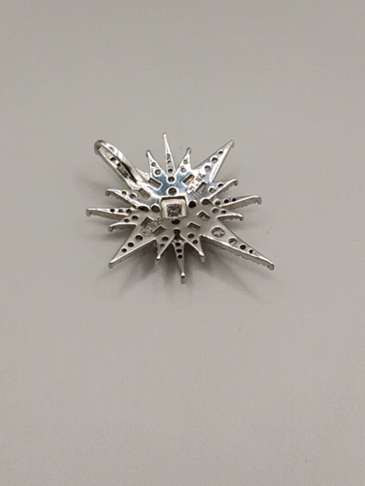 RL Sterling Silver CZ Round Stones Baguette Pendant Missing 1 Stone 2.2g Scrap