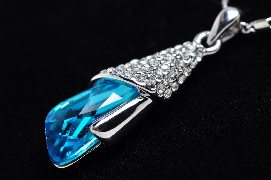 7.24 Ct Pentagon Cut Style Shape Blue Topaz CZ 18K White Gold Plated Pendant