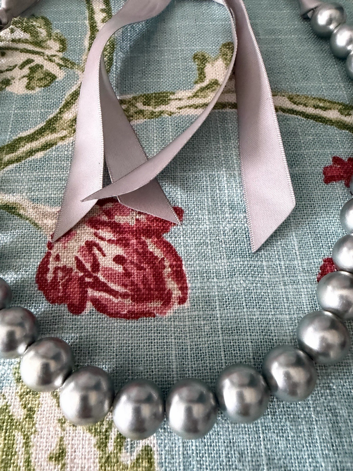 Chunky Pearl Ribbon Tie Necklace
