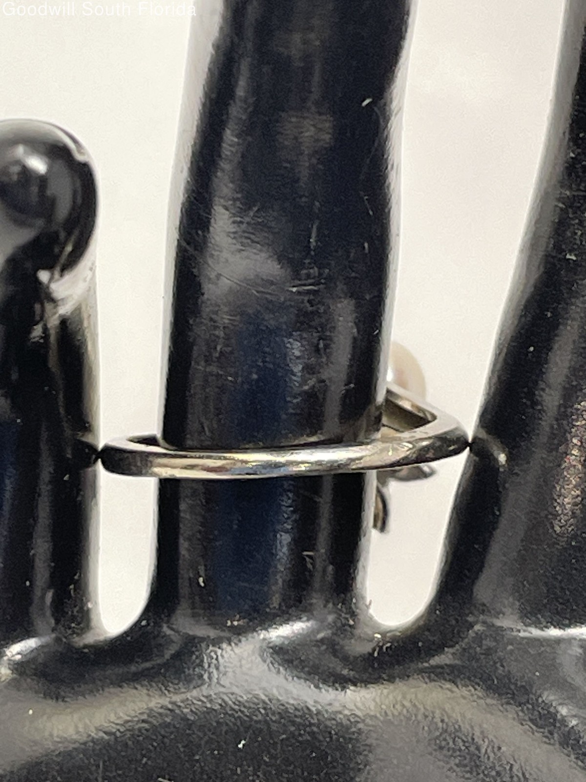 White Gold 14K With Diamonds Ring Size 8.5 (Stamped 14K Tested 13.40KT NSK) 6.1g