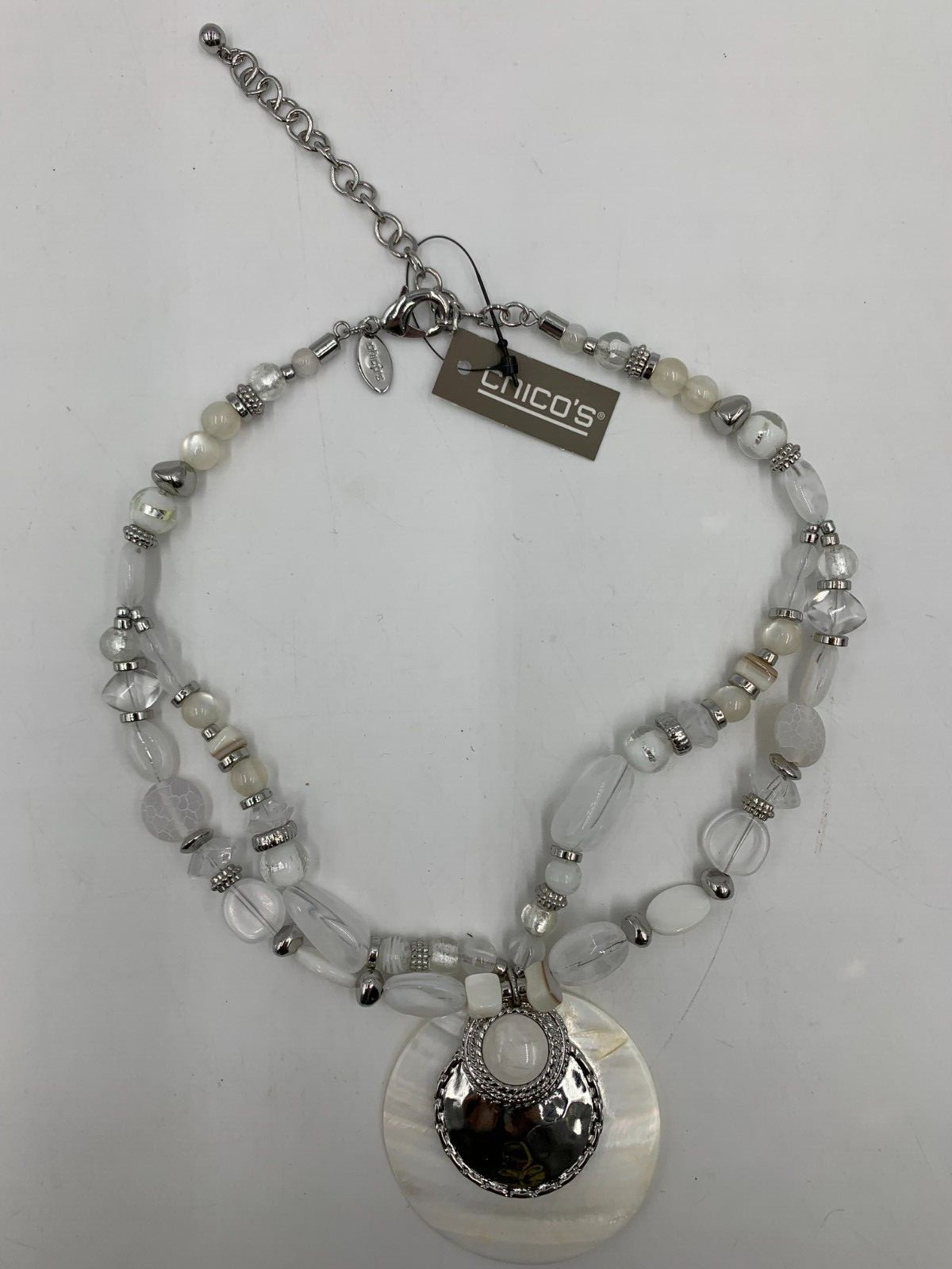 Chico’s White Sands Two Strand Shell & Metal Pendant Necklace 18″L #24259