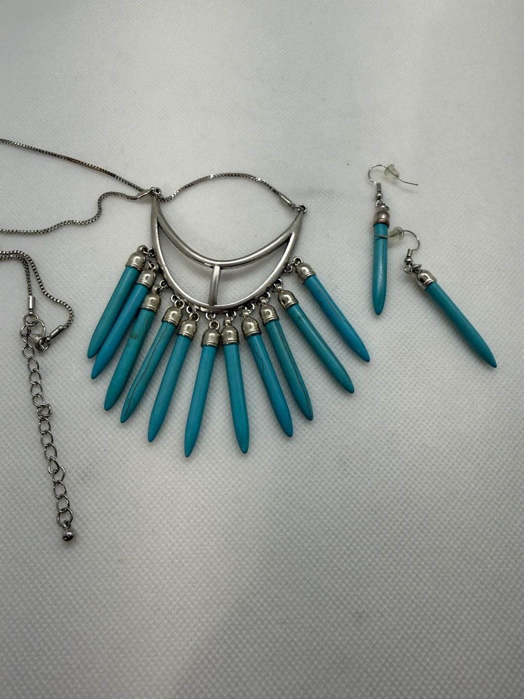 Southwest Style Silver Crescent Bib Necklace and Spike Earring Set with Faux Tur