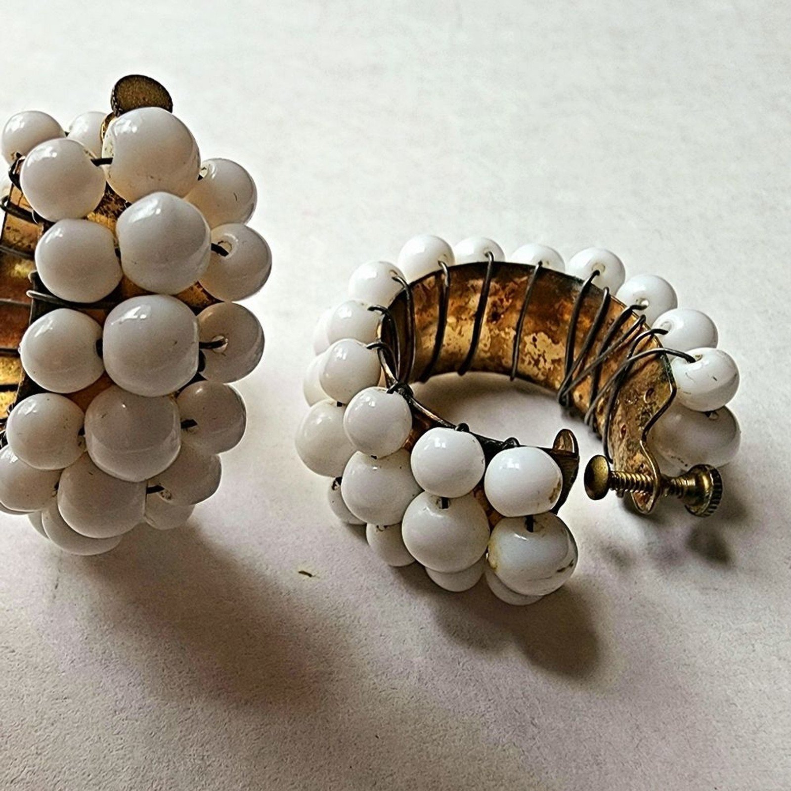 Vintage screwback white beaded earrings 1950s lightweight