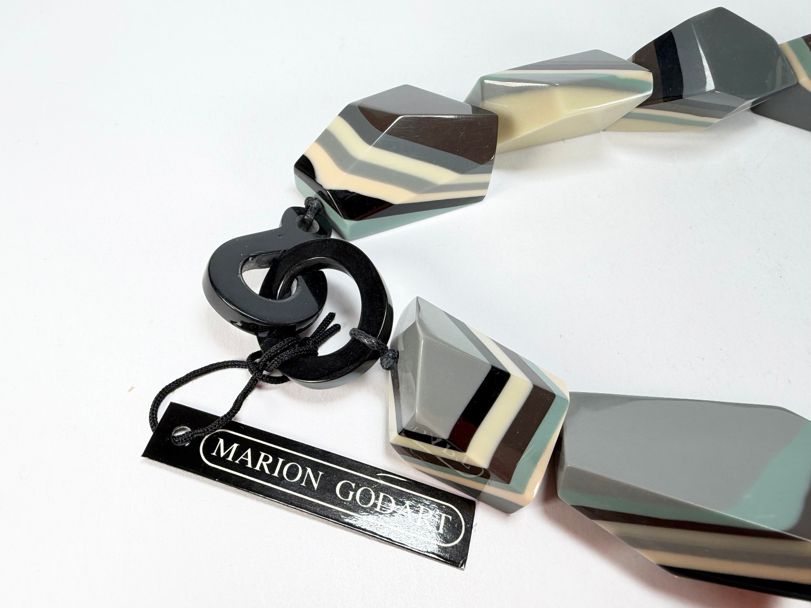 Marion Godart – Fragmental “Bord Dentelé” Neutral Mix Resin Necklace