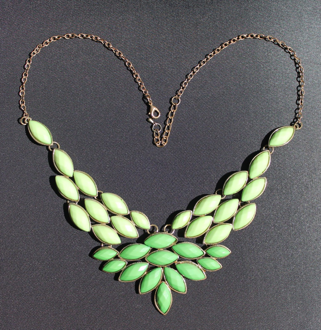 Light & Dark Green Gold Tone Chain Statement Bib Necklace Bib Acrylic Navettes