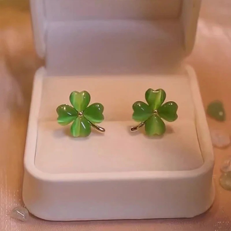 Fashion Green Leaf Stud Earrings Gold Color Metal Small Chic Daily Wear Jewelry