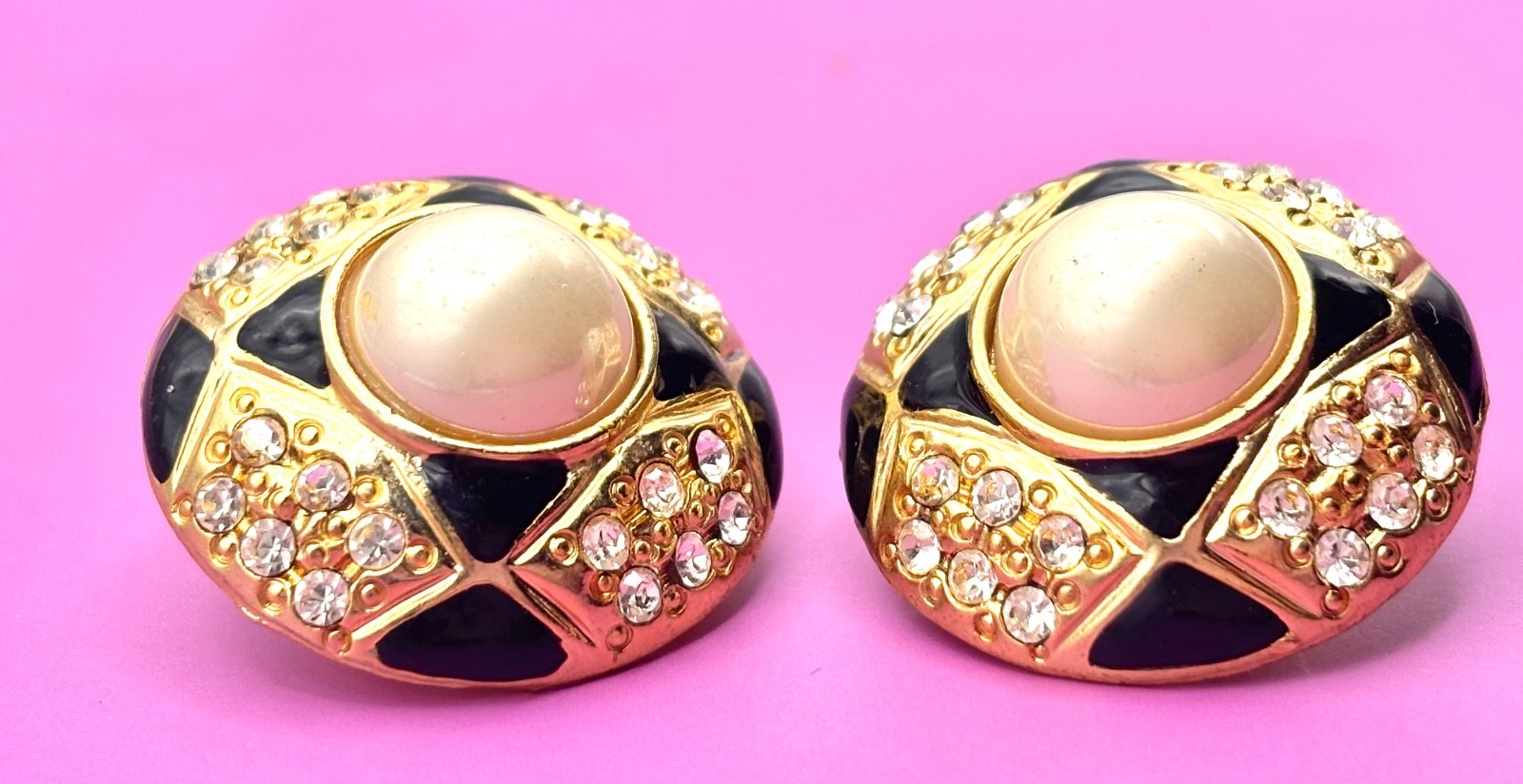 Showy 1980s vintage rhinestone clip on EARRINGS~Elegant Fashion~Faux Pearls