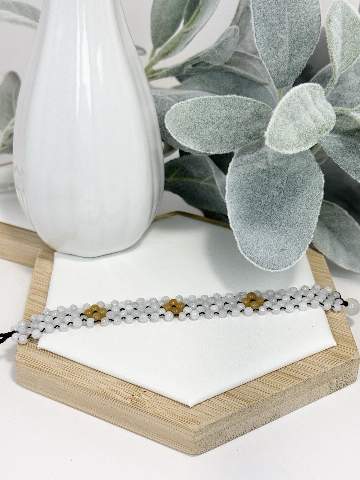 Jadeite White/Yellow Bead Bracelet Size: 6IN Width: 15/4MM