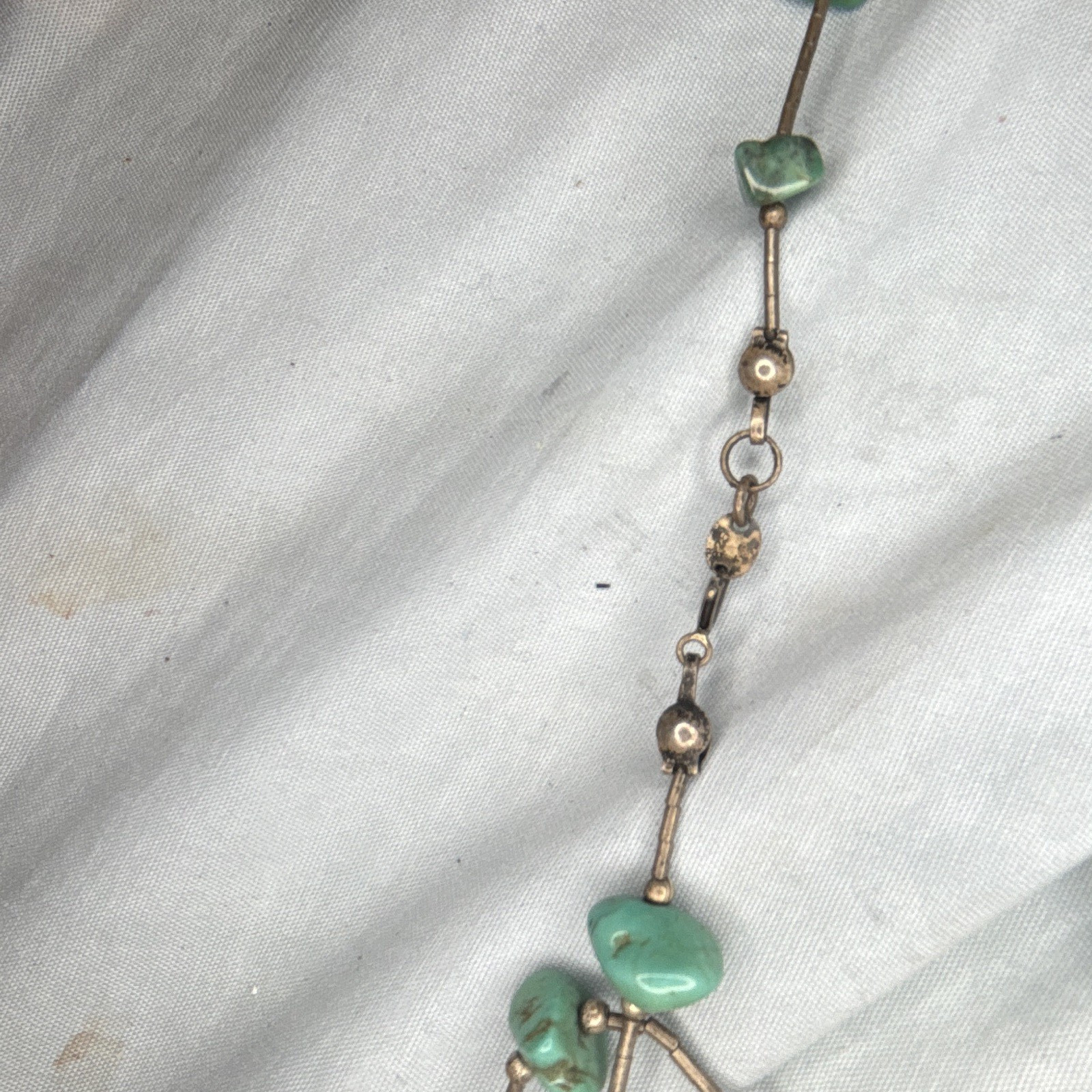 Green Turquoise Chip Beaded Necklace Silver Tone Chain Lobster Clasp