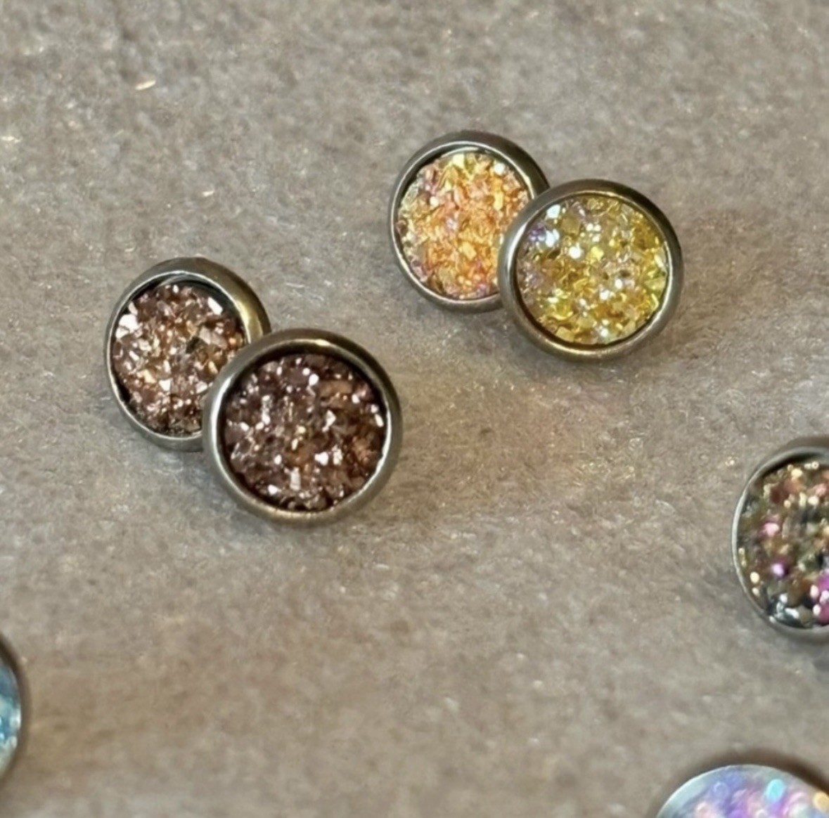 1 Set Of 13 Pairs Of Elegant Multicolor Silver Tone Druzy Stud Earrings