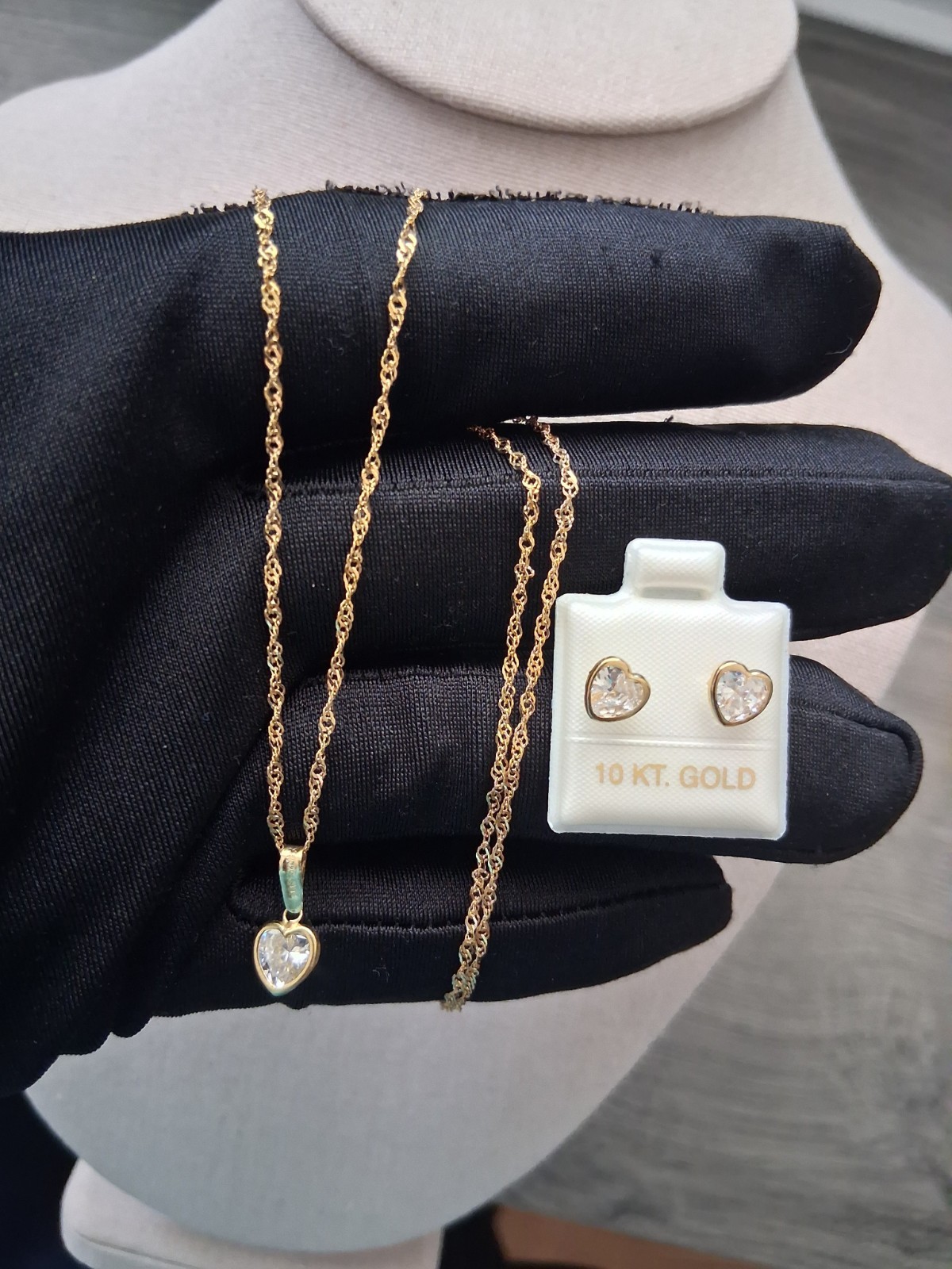 cadena dije y aretes de corazon oro de 10K Mexicano / 10k gold set 18″ long.