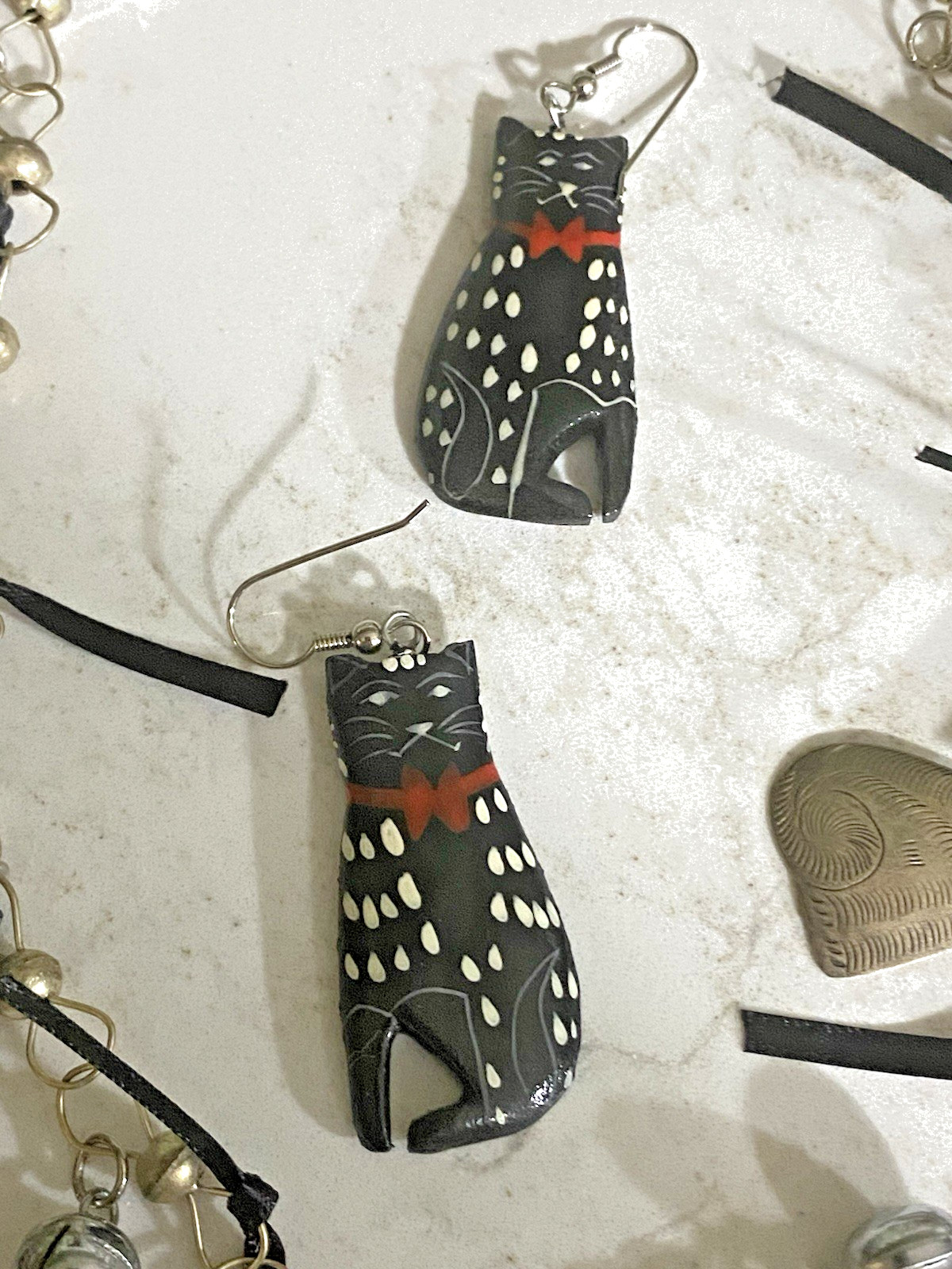 Laurel Burch STYLE Cat Charm Necklace Earring Set w/Dangle Bells & Ribbon