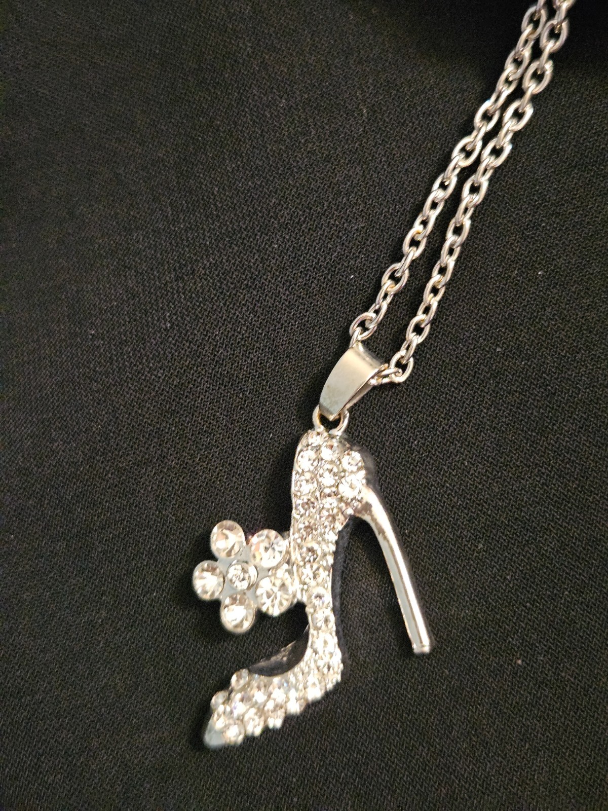 Rhinestone High Heel Shoe Flower Pendant Necklace Silver Tone 12 Inches