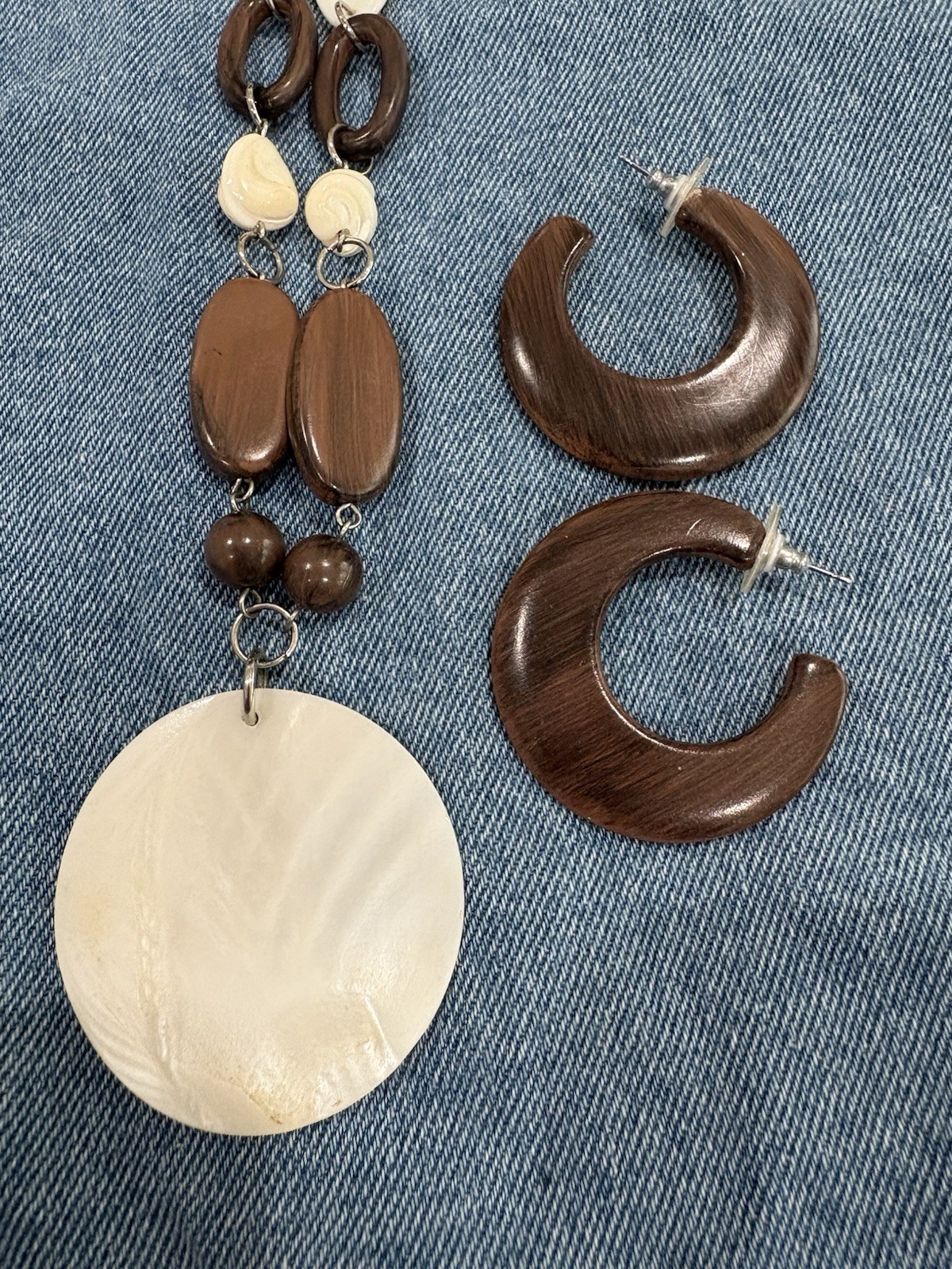 Cookie Lee Brown Cream Statement Necklace Earring Set Chunky Boho Shell Pendant