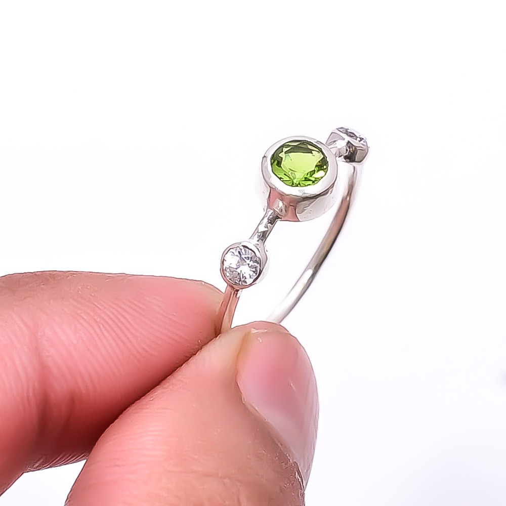 Peridot & White Topaz Gemstone 925 Sterling Silver Jewelry Ring s.8.5 Sku30