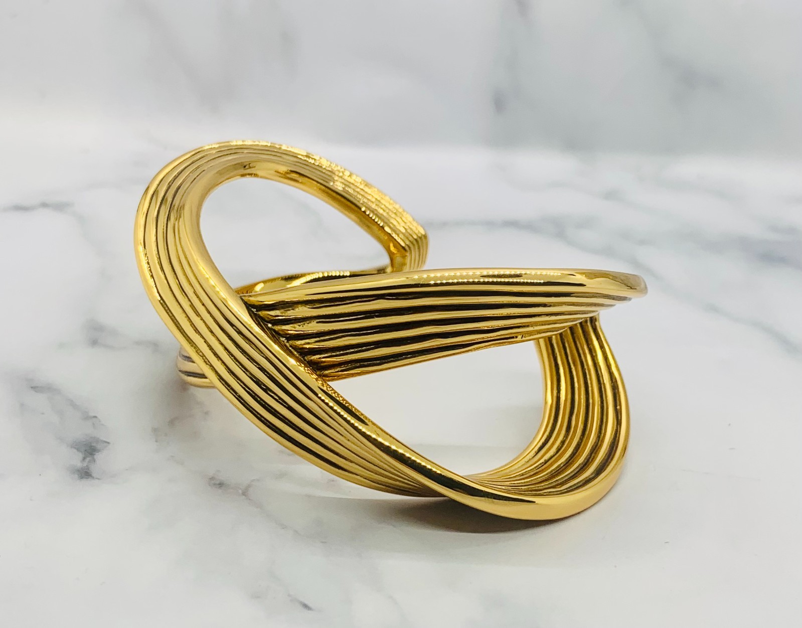 YSL YVES SAINT LAURENT Twisted Infinity Cuff Bracelet – Pre owned / MG6271