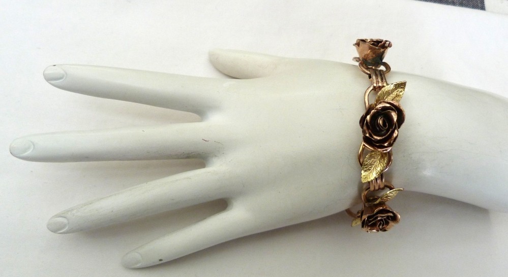 VINTAGE 1940s CORO ROSE & YELLOW GOLD VERMEIL FLOWERS LEAVES LARGE LINK BRACELET