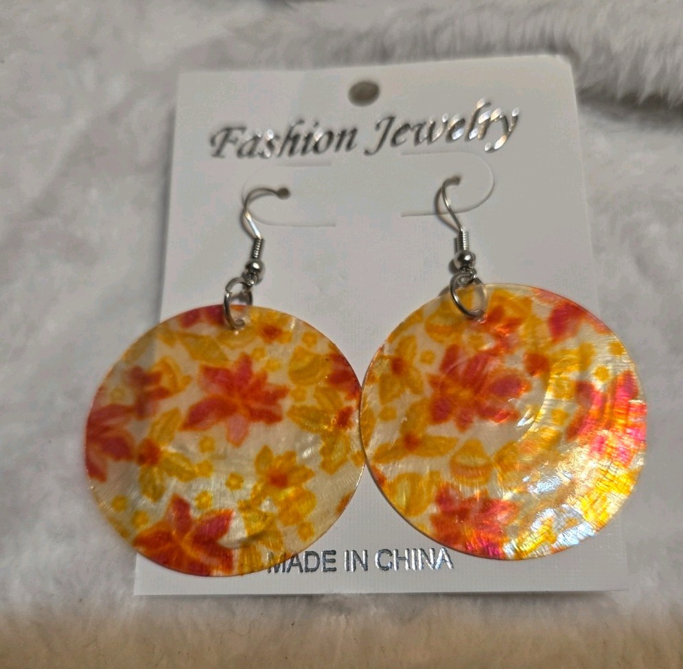 1 Set 2010s Round Disk Shell Earrings, Random Dyed Pattern, Party Favor/ Gift