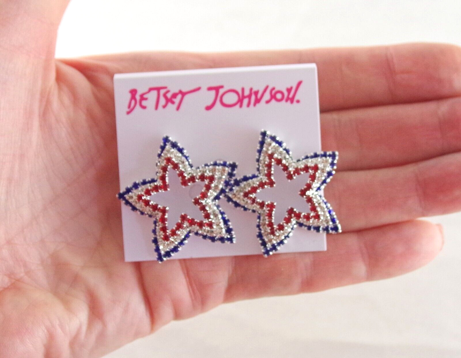 Prong-Set Rhinestones! 1.25″ NEW BETSEY JOHNSON PATRIOTIC TIERED STAR EARRINGS