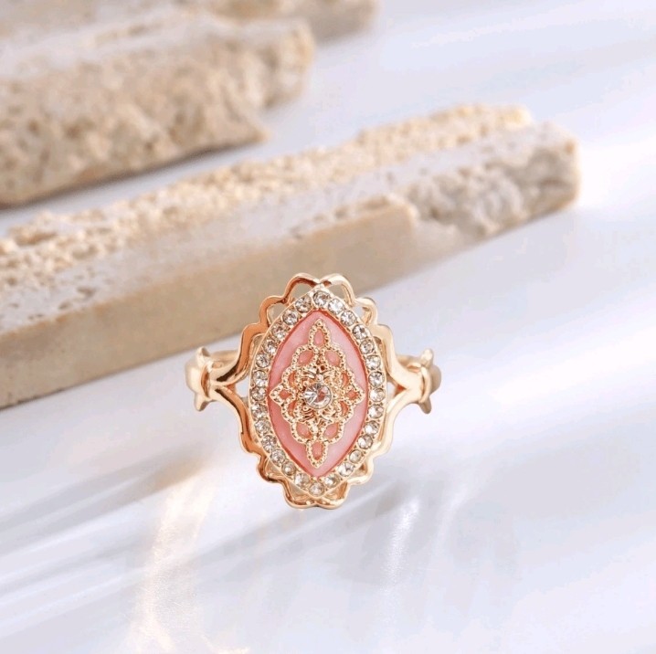 Rose Gold-Plated Zinc Lace Hollow Out Ring With White/Colorless Inlay Size 8