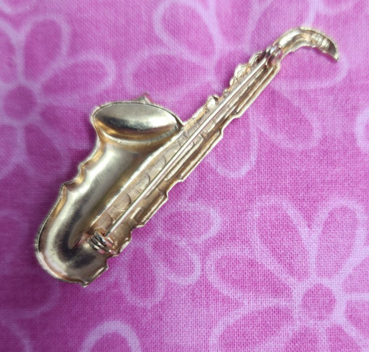 Saxophone pin with green rhinestones / 2.25 inches