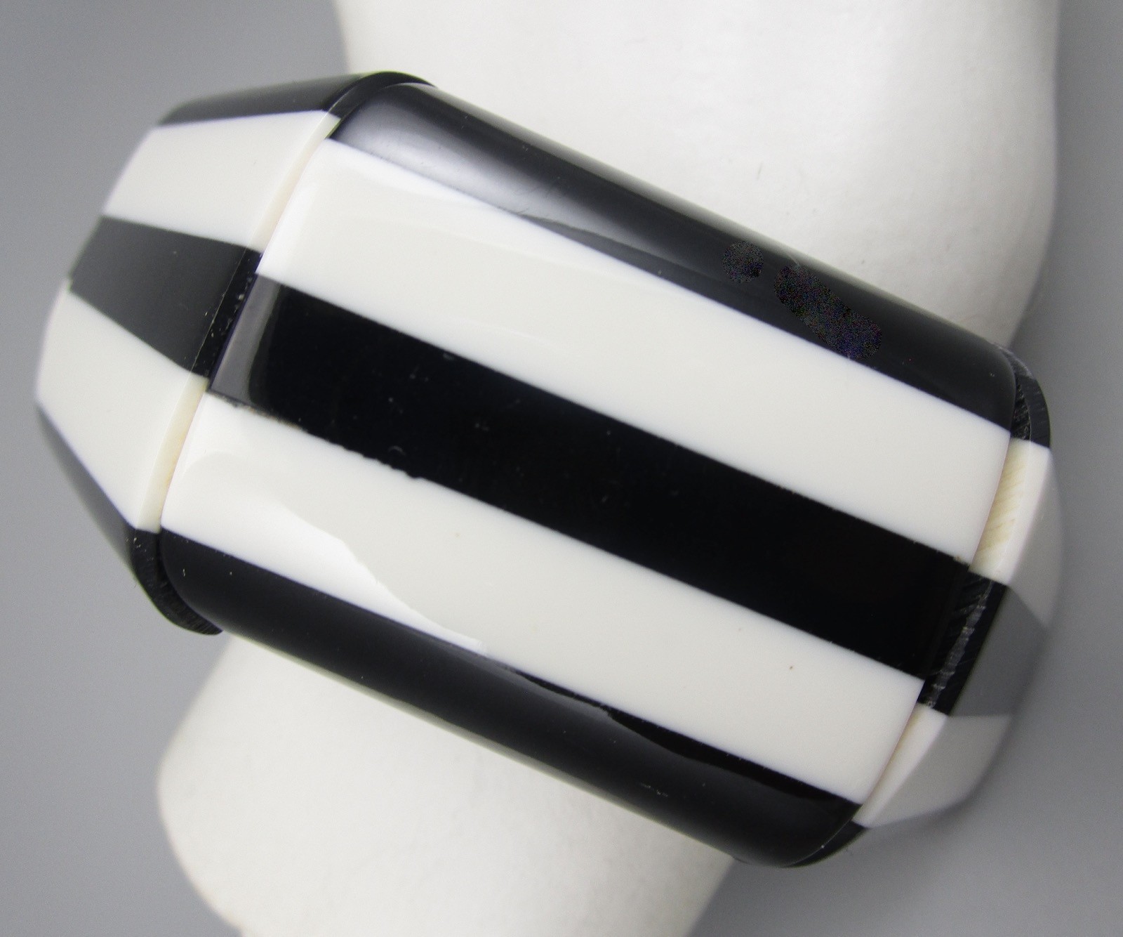  BOLD MARION GODART BLACK & WHITE STRIPE PANEL STRETCH BRACELET – FRANCE